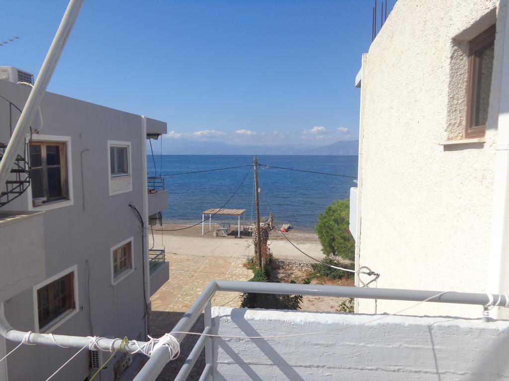 Finikas Apartment Iria Exterior photo