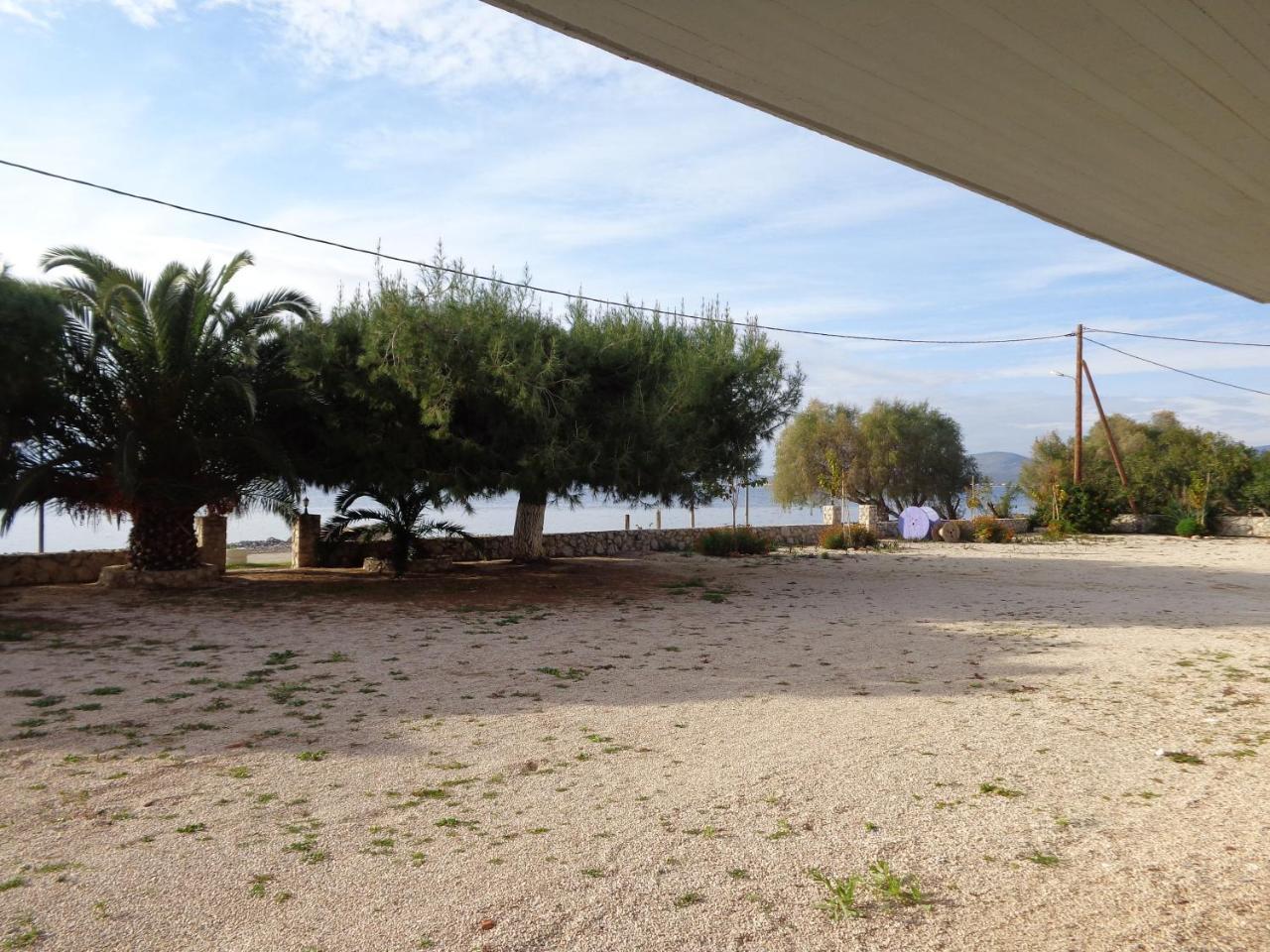 Finikas Apartment Iria Exterior photo